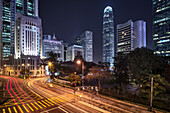 Blick auf IFC two (International Finance Centre) im Central Stadtteil bei Nacht, Hongkong Island, China, Asien