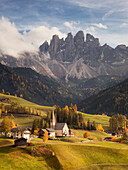 View over Val di Funes valley in autumn with the church of St. Magdalena and the Geisler Group, Alps, Alto Adige, Dolomites, South Tyrol, Italy, Europe