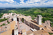 Piazza della Cisterna, San Gimignano, UNESCO World Heritage Site, Siena Province, Tuscany, Italy, Europe