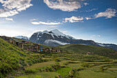 View to Nar at Nar Phu Trek, Kang Garu in the background(Kang Guru Nar Nar-Phu Annapurna) (6981 m) on the Nar Phu Trek, Nepal, Himalaya, Asia