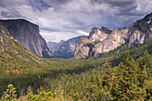 Yosemite Valley from Tunnel View, UNESCO World Heritage Site, California, United States of America, North America