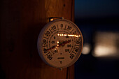 Thermometer zeigt -41 Grad Celsius