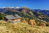 Alpine hut with Goldberg Range in background, Faschingalm, Schober Range, High Tauern, East Tyrol, Tyrol, Austria