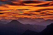 Wolkenstimmung über Kaisergebirge, Blick vom Farrenpoint, Farrenpoint, Bayerische Alpen, Oberbayern, Bayern, Deutschland
