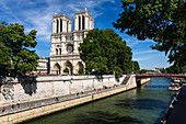 Notre-Dame Cathedral, Seine Island, Ile de la cite, Paris, France, Europe