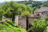 house with terraces, village of menerbes, regional nature park of the luberon, vaucluse (84), france