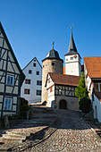 Fachwerkhäuser, Turm und Kirche in der Altstadt, Nordheim, Rhön, Bayern, Deutschland