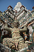 Wächter Figur an Pagode des Tempel Wat Arun, Bangkok, Thailand, Südost Asien
