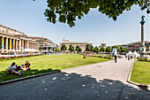 Königsbau und Schlossplatz in Stuttgart, Baden Württemberg, Süddeutschland, Deutschland