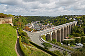 Brücke über die Rance in Dinan, Dept. Côtes-d'Armor, Bretagne, Frankreich, Europa