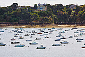 Boote vor Dinard, Dept. Ille-et-Vilaine, Bretagne, Frankreich, Europa