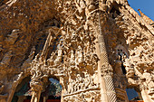 east facade, La Sagrada Familia, church, cathedral, architect Antonio Gaudi, UNESCO world heritage, modernisme, Art Nouveau, city district Eixample, Barcelona, Catalunya, Catalonia, Spain, Europe