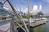 Singapore, view of Marina Bay and the Art Sience Museum from Helix Bridge.