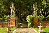 Statues,Garden, Palazzo Soranzo Capello, Venice, Venetia, Italy.