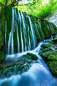 Tobería falls, Andoin, Sierra Entzia Natural Park, Alava, Basque Country, Spain, Europe.