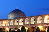 Dome of the Sheikh Lotfollah Mosque (Masjed-e Sheikh Lotfollah), Esfahan, Iran, Asian.