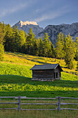 Hütte auf der Walder Alm, Karwendel, Tirol, Österreich