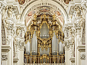 Organ in cathedral St. Stephan, Passau, Danube Bike Trail, Lower Bavaria, Bavaria, Germany