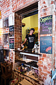 Das urbane Café Salomon's im Vorort Highgate, Perth, Australien