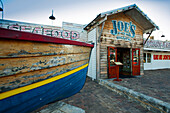 Joe's Fish Shack ist eines der Institutionen am Fischereihafen von Freemantle , Freemantle, Australien