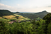 die Drei Kaiserberge (Hohenstaufen, Rechberg und Stuifen) sind Zeugenberge zwischen Göppingen und Schwäbisch Gmünd, Schwäbische Alb, Baden-Württemberg, Deutschland