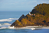 <Heceta Head Lighthouse> , Heceta Head , North of Florence , Oregon , USA