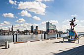 Hamburgs new Elbphilharmonie and the skyline of Hamburg harbour, modern architecture in Hamburg, Hamburg, north Germany, Germany