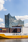 Hamburgs new Elbphilharmonie and the skyline of Hamburg harbour, modern architecture in Hamburg, Hamburg, north Germany, Germany