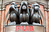 Australia, New South Wales, Sydney, George St, The Three Wise Monkeys pub