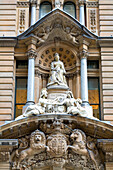 Australia, New South Wales, Sydney, Central Business District, Martin Place, former Central Post Office (end of 19th century), Queen Victoria statue