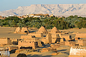 Egypt, Upper Egypt, Libyan Desert, Dakhla Oasis, Qalamun, cemetery