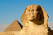 Egypt, Cairo, Guizeh, listed as World Heritage by UNESCO, the Sphinx and Mykerinos Pyramid