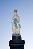 France, Hautes Pyrenees, Lourdes, the Crowned Virgin Mary Statue of 2m 50 high, meeting place for pilgrims on the esplanade leading to the Sanctuaries, Pictures taken with the authorization of the Sanctuaires Notre Dame de Lourdes (Our Lady of Lourdes San
