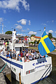 Dampfschiff Ceres in der Schleuse auf dem Göta-Kanal bei Berg, bei Linköping, Östergötland, Südschweden, Schweden, Skandinavien, Nordeuropa, Europa