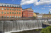 Häuser und Stadsmuseum am Motala Ström in Norrköping, Östergötland, Südschweden, Schweden, Skandinavien, Nordeuropa, Europa