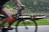 Uferfahrradweg bei Trechtingshausen am Rhein, Oberes Mittelrheintal, Rheinland-Pfalz, Deutschland, Europa