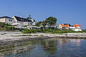 Häuser an der Ostseeküste in Hellebæck, Insel Seeland, Dänemark, Nordeuropa, Europa