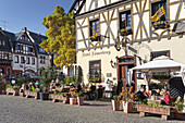 Hotel and restaurant Römerkrug in Oberwesel by the Rhine, Upper Middle Rhine Valley, Rheinland-Palatinate, Germany, Europe