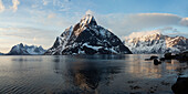 Kjerkfjorden near Reine, Moskensoya, Lofoten Islands, Norway, Skandinavia, Europe
