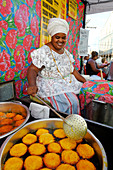 Brazil, Bahia State, Salvador de Bahia, Largo de Santana, Bohemian District Rio Vermelho, seller of Acaraje, typical food from Bahia