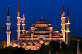 Turkey, Istanbul, historical centre listed as World Heritage by UNESCO, Sultanahmet District, the Sultan Ahmet Camii (Blue Mosque) illuminated