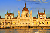 Hungary, Budapest, the Danube river and the Parliament seen from the other bank of the river, listed as World Heritage by UNESCO, Buda side