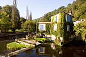 France, Dordogne, Perigord Vert, Parc Naturel Regional Perigord Limousin, Brantome, Le Moulin de l'abbaye Hotel on the Dronne River banks