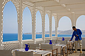 Marokko, Tangier Tetouan Region, Tanger, Kasbah, Nord-Pinus Tanger-Hotel, Restaurant im Freien
