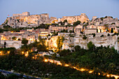 Frankreich, Bouches du Rhone, Alpilles, Les Baux de Provence, beschriftet Die Schönsten Dörfer Frankreichs (Die schönsten Dörfer von Frankreich)