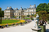 France, Paris, Jardin du Luxembourg, Luxembourg Palace (the French Senate)