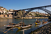 Portugal, Region Norte, Porto, das historische Zentrum als Weltkulturerbe der UNESCO, der Stil Eiffel Dom Luis Brücke, Rabelo Boot für die Flussschifffahrt von Porto Wein verwendet