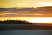 Sonnenaufgang am Goog's Lake, Goog's Track, Südaustralien, Australien