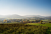 Blick auf Treisbach vom Schüssler, Wetter, Burgwald-Ederbergland, Nordhessen, Hessen, Deutschland, Europa