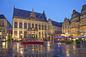 Am Bremer Marktplatz mit Gebäude Der Schütting in der Hansestadt Bremen, Norddeutschland, Deutschland, Europa